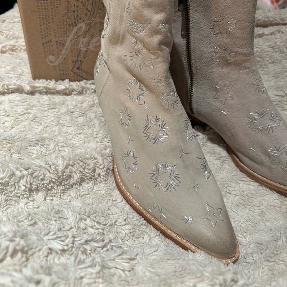 FREE PEOPLE size 10 (40) Tan/Cream Bowers Embroidered Boots NEW $198 - Picture 7 of 16